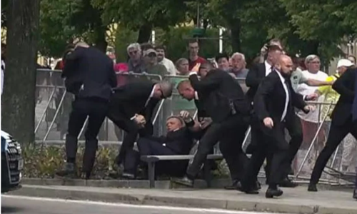 Objavljena dosad neviđena snimka atentata na slovačkog premijera Fica