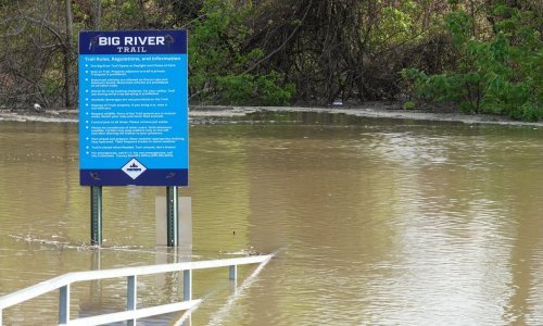 Dvoje poginulih u poplavama u Oklahomi, izdana upozorenja za tornado