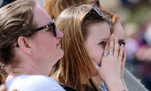 UŽIVO IZ VATIKANA Vjernici u šoku: 'Umro je veliki papa. Srušio je brojne barijere'