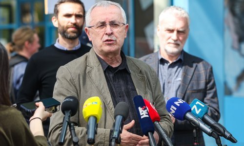 Odgođen prosvjed obrazovnih sindikata zbog smrti pape Franje