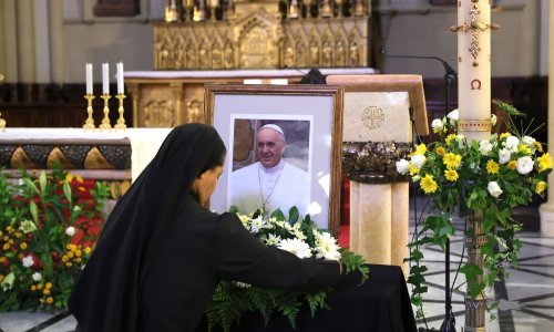Objavljeno kada će građani moći odati počast papi. U Hrvatskoj u subotu Dan žalosti