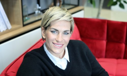 U simpatičnom društvu: Nika Fleiss pokazala kako joj je narastao trudnički trbuščić