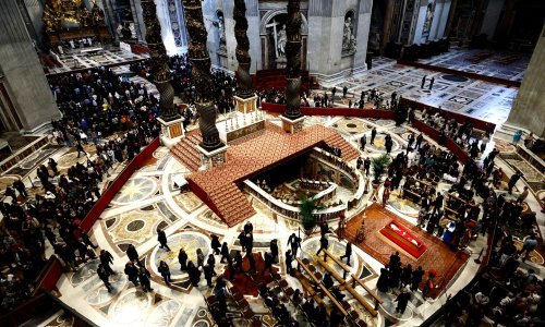 Svi uzvanici na papinom sprovodu moraju se pridržavati strogog kodeksa odijevanja