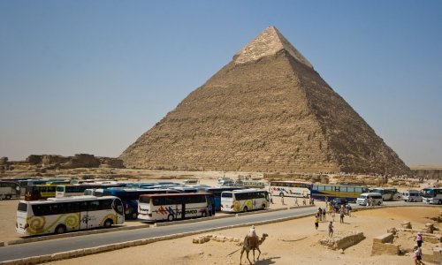 Egipat zavodi red uz piramide: stop nasilnim trgovcima, gužvi i mučenju životinja