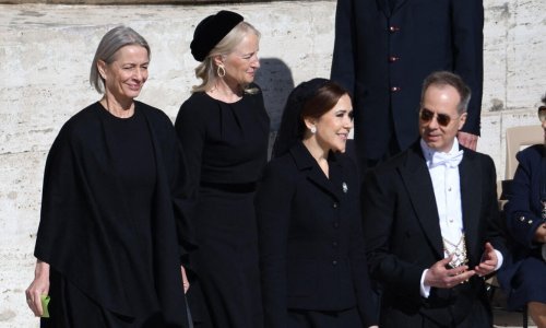 Ovaj detalj kraljice rijetko nose, ali za papin sprovod bio je - nužan