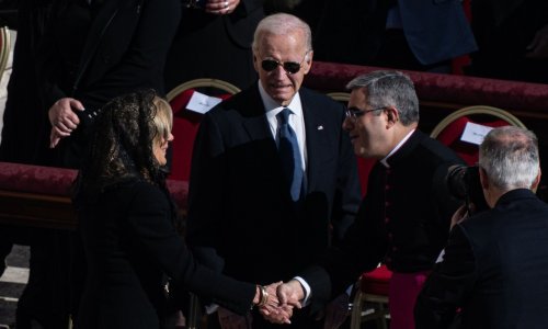 Stručnjak za govor tijela otkriva 'gotovo opsesivnu želju' skrivenu iza Bidenovog pogleda