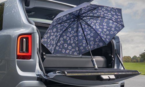 Rolls-Royce predstavio Black Badge Cullinan Daisy: Unikatan primjerak za klijenticu koja voli prirodu