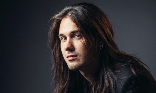 Dino Jelusić nastupio na festivalu kojeg je osnovao gitarist grupe Queen Brian May