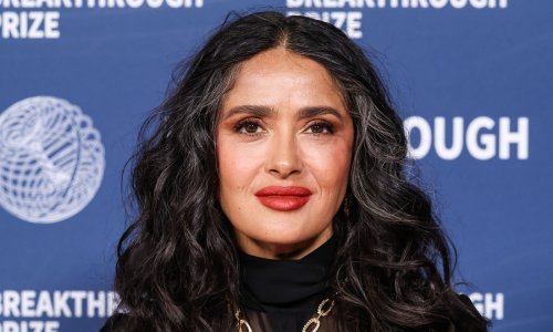 Salma Hayek otkrila zašto se oprostila od bojanja kose i prigrlila sijede