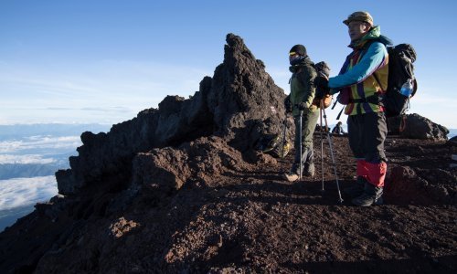 Dvaput ga spašavali s Fujija helikopterom jer se na vrh vratio po – mobitel