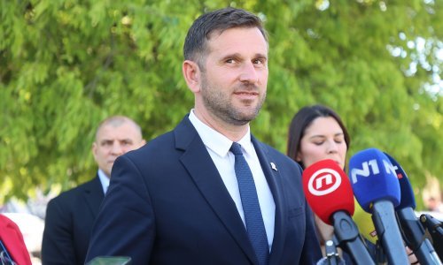 Šuta predao potpise, kandidat ispred koalicije HDZ, DP, HSLS i HDS za gradonačelnika Splita