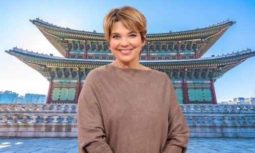 Ne miruje ni trenutka: Karmela osvanula u tradicionalnoj haljini iz zemlje u kojoj boravi