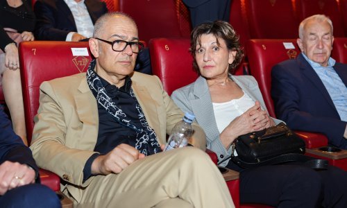 Premijera filma o kralju Tomislavu privukla brojne političare, a pojavio se i Emil Tedeschi