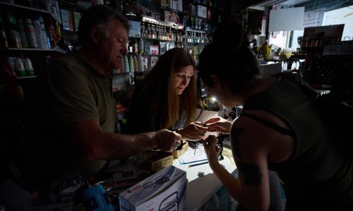 Ovih pet stvari trebate imati uza se kad nestane struje