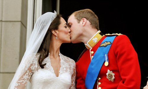 Nesiguran hod i pogled u tlo: Princa Williama na dan svadbe je 'pojela' trema