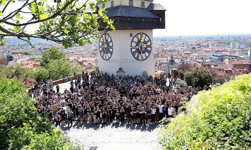 Pogledajte kako su austrijski navijači odali počast legendarnom BiH treneru