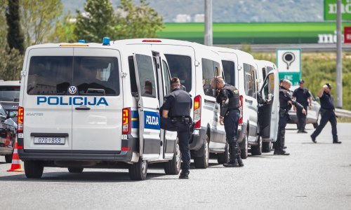 Policija ne prepušta ništa slučaju: Već na ulasku u Split dočekuje navijače