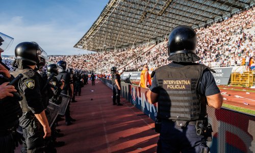 Navijački kaos u Splitu: Privedeno gotovo 200 osoba, ozlijeđen 21 policajac