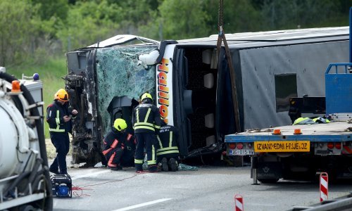Strašna nesreća na A3: Uhićeni vozači automobila i autobusa; Policija: Nije bilo srne na cesti