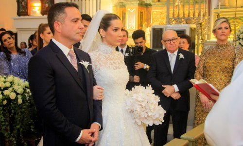 Ovu vjenčanicu vrijedi pogledati iz svih kutova: Lijepa brineta udala se u spektakularnom izdanju