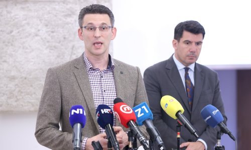 Petrov i Grmoja (Most): Pritiskom na državnu vlast spojiti Metković do autoceste