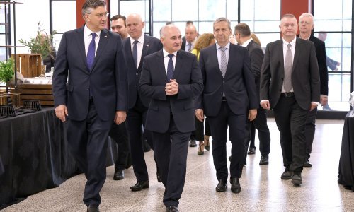 Plenković: Znali smo da će obnova potrajati, Bačić najavio uvođenje seizmičkog certifikata