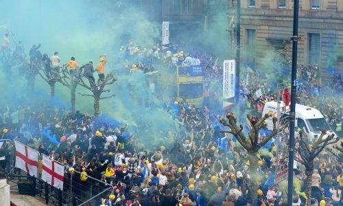 Osvojili ligu pa izašli na ulice; pogledajte lude scene proslave iz Engleske