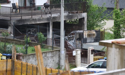 Drama u podsljemenskoj zoni: Tijekom noći u garaži ispod kuće izgorjela tri vozila