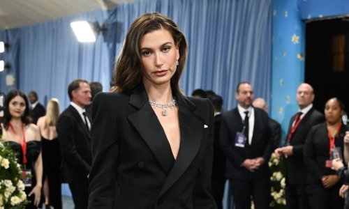 Sako poput mini haljine: Provokativno izdanje Hailey Bieber najavljuje novi trend