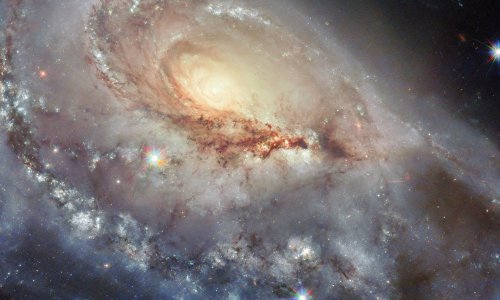 Hubble otkriva: Što se krije iza čudne svemirske spirale?