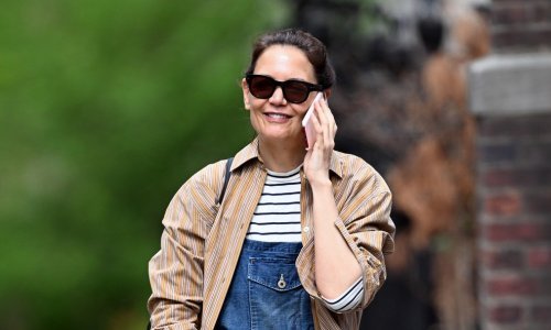 Ovo su traperice koje rijetko kome dobro pristaju, ali kraljica ulične mode i od njih je napravila trend