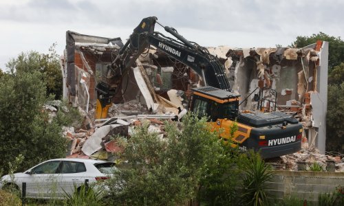 FOTO Pogledajte rušenje bespravno izgrađenih kuća u Istri