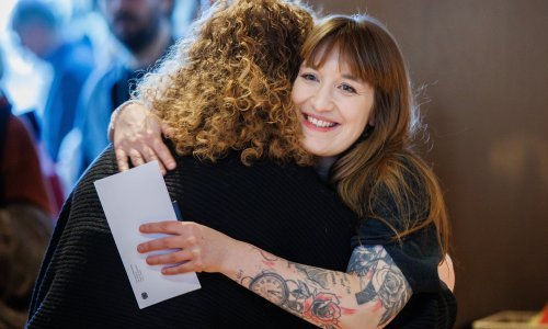 Merza je spasila istetovirana TikTok zvijezda s crvenim ružem koji je Hitler mrzio: Tko je Heidi Reichinnek?