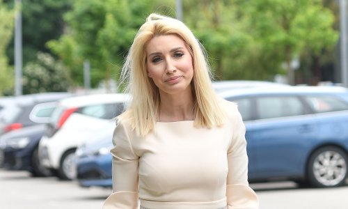 Laskava haljina i hit torba: Fani Kerum pokazala je dojmljiv look, ali cipele je bilo teško ne zamijetiti