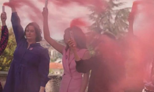 Cijeli svijet čeka bijeli dim, a one su pustile - ružičasti: 'Isključivanje žena iz konklave je skandal'