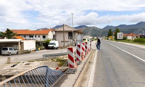 Stravična nesreća u Dalmaciji: Vozilo s troje ljudi završilo u Maloj Neretvi. Nitko nije preživio