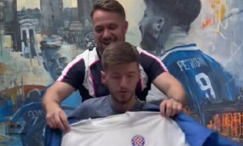 Poznati frizer stavio Hajdukov dres na zvijezdu Dinama, pogledajte što je uslijedilo