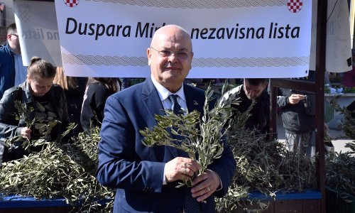 Duspara o slučaju kampa na Korčuli: 'Za jedne vrijedi zakon, za druge ne'