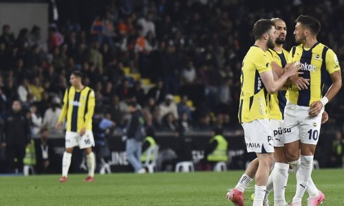 Srpski nogometaš Fenera u središtu skandala; pogledajte kako je nasrnuo na suigrača