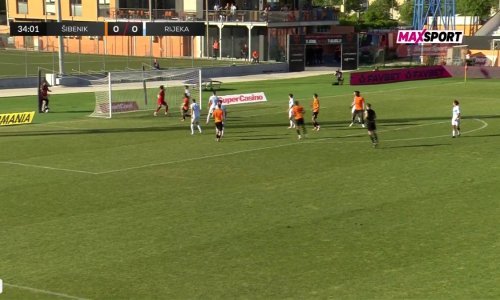 Navijači Dinama su se uhvatili za glavu; pogledajte što je Santini promašio protiv Rijeke