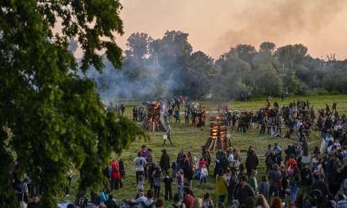 Napeto na Trnjanskim kresovima: Od Palestine preko hrpe policije do desničara s vatrogasnim aparatima