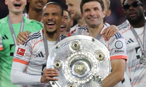 Bayern proslavlja titulu, Thomas Müller se oprašta, a navijači poslali poruku: 'Sramotite nas godinama'