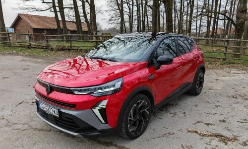 Vozili smo Renault Captur TCe 160 EDC: Atraktivna blagohibridna perjanica B-SUV segmenta