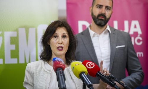 HDZ se ponosi 'plavom Hrvatskom', Orešković: 'Hrvatska se zaplavila zbog mreže korupcije'