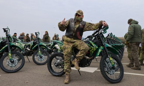 Ruski vojnici postali bajkeri - tenkove su zamijenili motorima: Golema kolona ide u napad