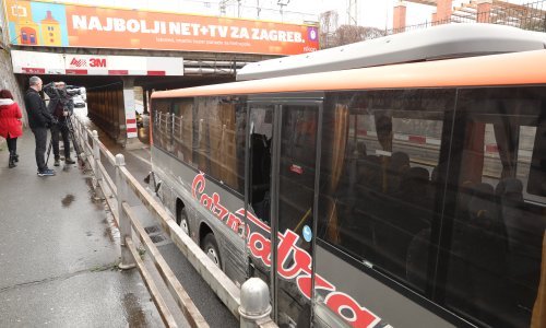 Drama na Miramarskoj; vozilo se opet zaglavilo u podvožnjaku