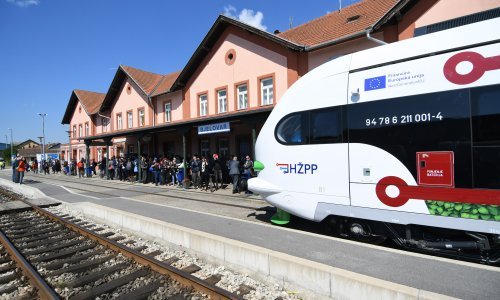 Tračnicama se provozao prvi elektrobaterijski vlak, proizveden u zagrebačkom Končaru