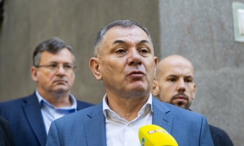 Lovrić pozvao birače da ne nasjedaju na rezultate 'lažnih anketa'