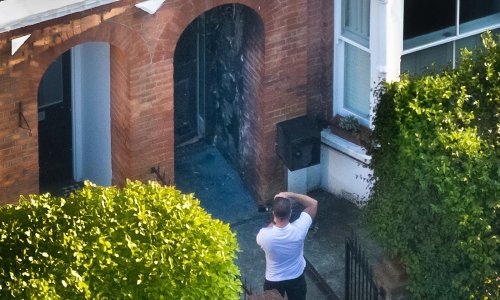 Policija uhitila 21-godišnjeg Ukrajinca zbog podmetanja požara na kući britanskog premijera