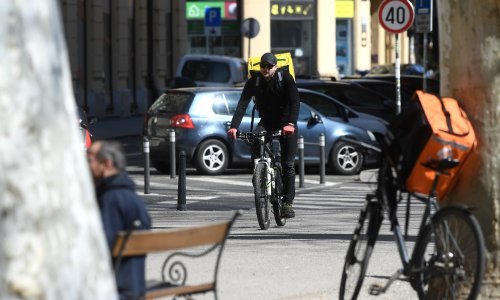 'Studenti bi radili kao dostavljači ili taksisti, ali tvrde da aplikacije diskriminiraju Hrvate'